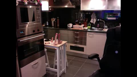 Barbie online show from December 7, 8:33 pm