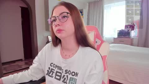 Snapshot of elisejays chatting on February 14, 9:34 am Elise online show from February 14, 9:34 am