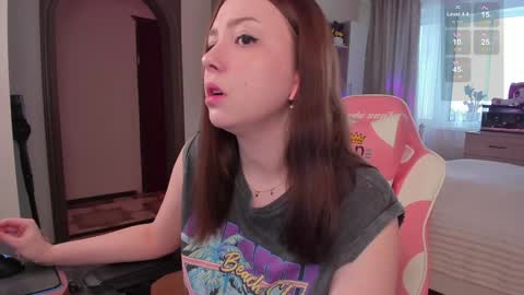 Snapshot of elisejays chatting on January 9, 9:48 am Elise online show from January 9, 9:48 am