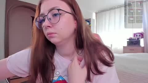 Snapshot of elisejays chatting on March 8, 10:43 am Elise online show from March 8, 10:43 am