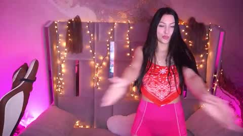 elisevelour online show from March 1, 2:10 pm