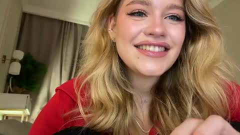 Stephanie online show from April 6, 8:54 pm