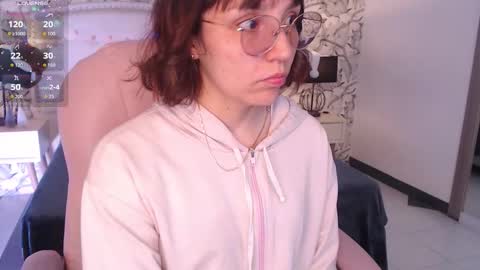 Eliza online show from November 15, 7:26 pm