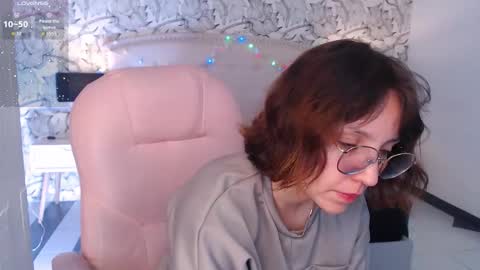 Eliza online show from November 14, 7:16 pm