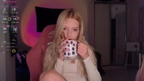 Elizabeth online show from November 7, 1:13 pm