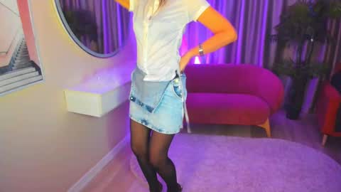 Elizabethangel online show from February 16, 11:59 pm