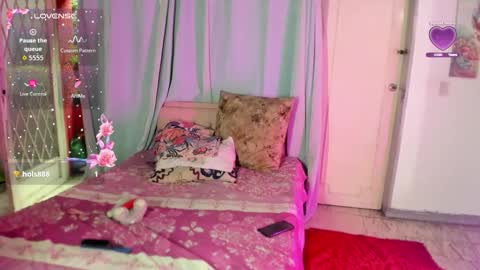 Snapshot of elizabeth_777 chatting on September 27, 6:49 pm elizabeth_777 online show from September 27, 6:49 pm