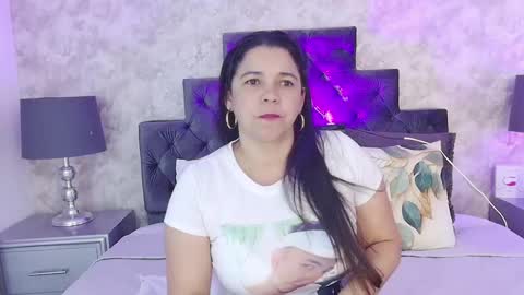 Elizabeth online show from May 17, 7:01 pm