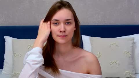 Elizabeth online show from May 12, 4:27 pm