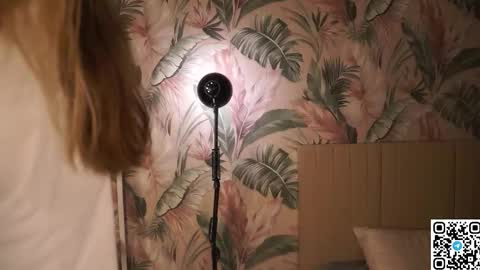 Elizabeth online show from February 23, 6:43 pm