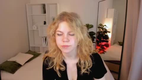 Elizabeth online show from June 25, 5:23 am
