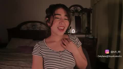 Snapshot of elizabethz chatting on September 27, 12:41 am Tuli online show from September 27, 12:41 am