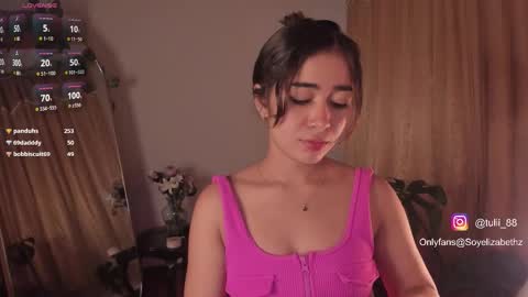 Snapshot of elizabethz chatting on October 2, 1:04 am Tuli online show from October 2, 1:04 am