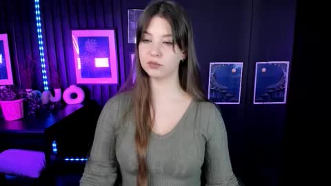 Eliza online show from December 4, 1:22 pm