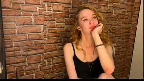 Eliza online show from June 19, 7:31 pm