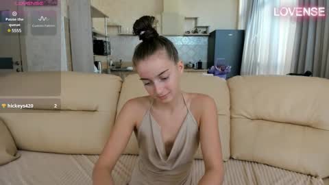 Snapshot of elizsweet chatting on February 27, 9:18 am Eliz online show from February 27, 9:18 am