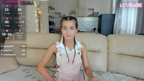 Snapshot of elizsweet chatting on September 8, 3:00 pm Eliz online show from September 8, 3:00 pm
