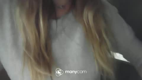 ella online show from January 31, 8:22 am