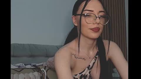 Chloe online show from November 30, 11:34 pm