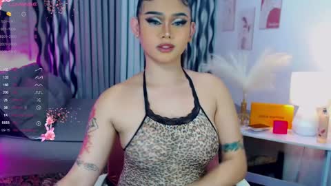HI ITS ME ELLA online show from January 23, 6:06 am