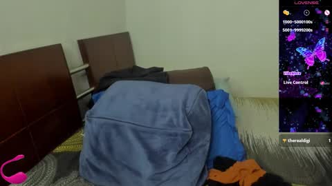 Ella and Harry online show from October 3, 3:04 am