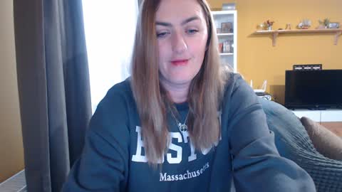 Ella  Max online show from January 28, 7:00 am