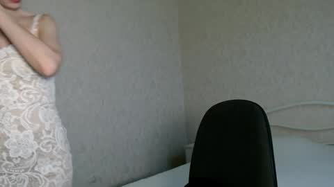 Ella online show from September 22, 11:14 am