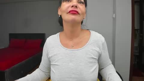 Ella online show from October 17, 10:58 pm