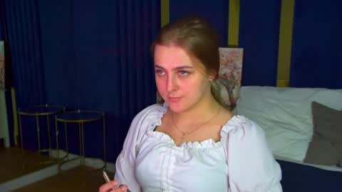 EllaBells online show from May 5, 5:25 am