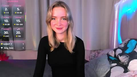 Ella online show from November 7, 5:37 pm