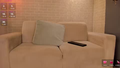 Snapshot of ellaclark chatting on October 9, 10:15 pm EllaClark online show from October 9, 10:15 pm