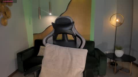 Snapshot of ellaclark chatting on February 25, 7:16 pm EllaClark online show from February 25, 7:16 pm