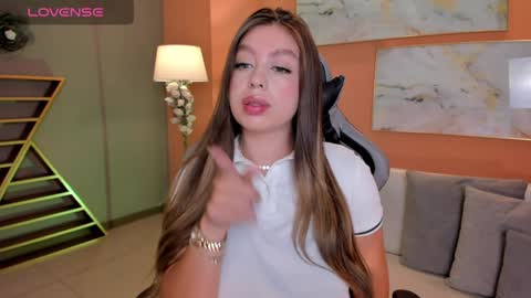 Snapshot of ellaclark chatting on February 5, 6:37 pm EllaClark online show from February 5, 6:37 pm