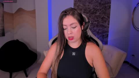 Snapshot of ellaclark chatting on February 28, 11:14 am EllaClark online show from February 28, 11:14 am