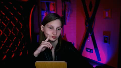 Snapshot of ellahorton chatting on October 27, 8:47 am Ella online show from October 27, 8:47 am