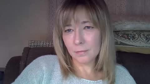 ellajohnsonx online show from September 30, 5:12 pm