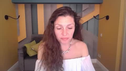 EllaLongs online show from April 1, 1:52 pm