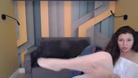 EllaLongs online show from October 19, 11:48 am