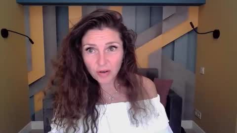 EllaLongs online show from September 15, 11:55 am