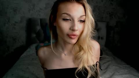 ellamilla online show from June 2, 3:36 pm