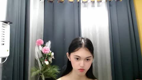 ELLA online show from May 20, 2:12 pm