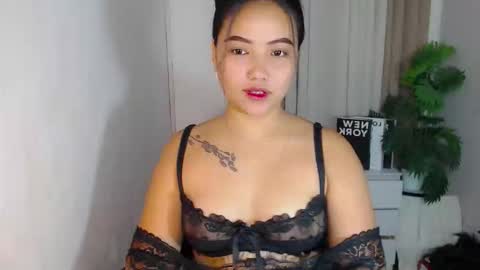 Ella online show from March 16, 1:09 am