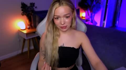 Ella online show from April 8, 6:16 am