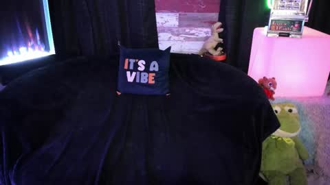 ELLE online show from March 17, 7:19 pm