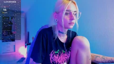 Ellie online show from July 13, 4:10 pm