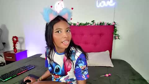 ellie_cute7 online show from May 21, 8:37 pm