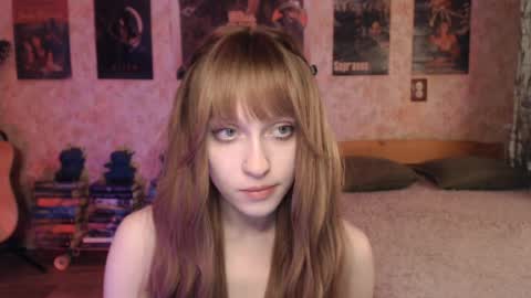 ellie_friendly online show from April 10, 2:22 pm