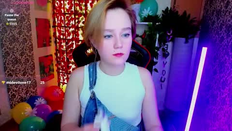 Ellie online show from February 22, 8:18 am