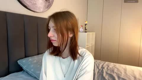 Snapshot of ellie_hollow chatting on September 21, 7:12 am Ellie online show from September 21, 7:12 am