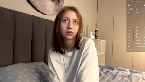 Snapshot of ellie_hollow chatting on September 18, 7:12 am Ellie online show from September 18, 7:12 am